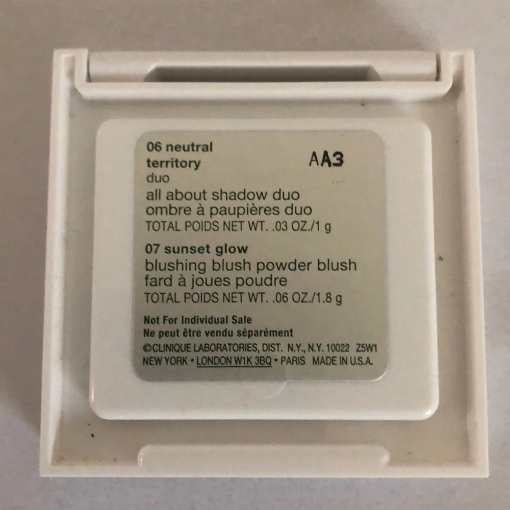 CLINIQUE Eyeshadow Blush Travel Palette Travel Size NWOB